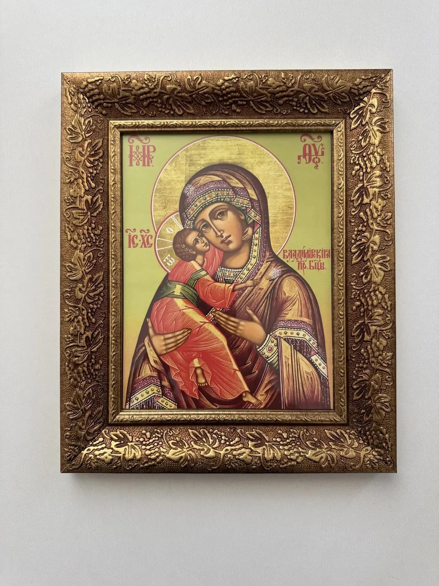 Багетная рамка под полиграфию, светлая, 17×19 см